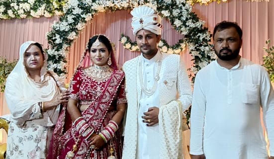 Muslim couple performed wedding rituals and presented wedding gifts.