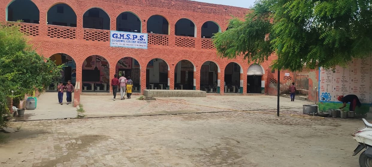 From verandas to single rooms where two classes are being held simultaneously the budget arrived, but the tender was never issued.