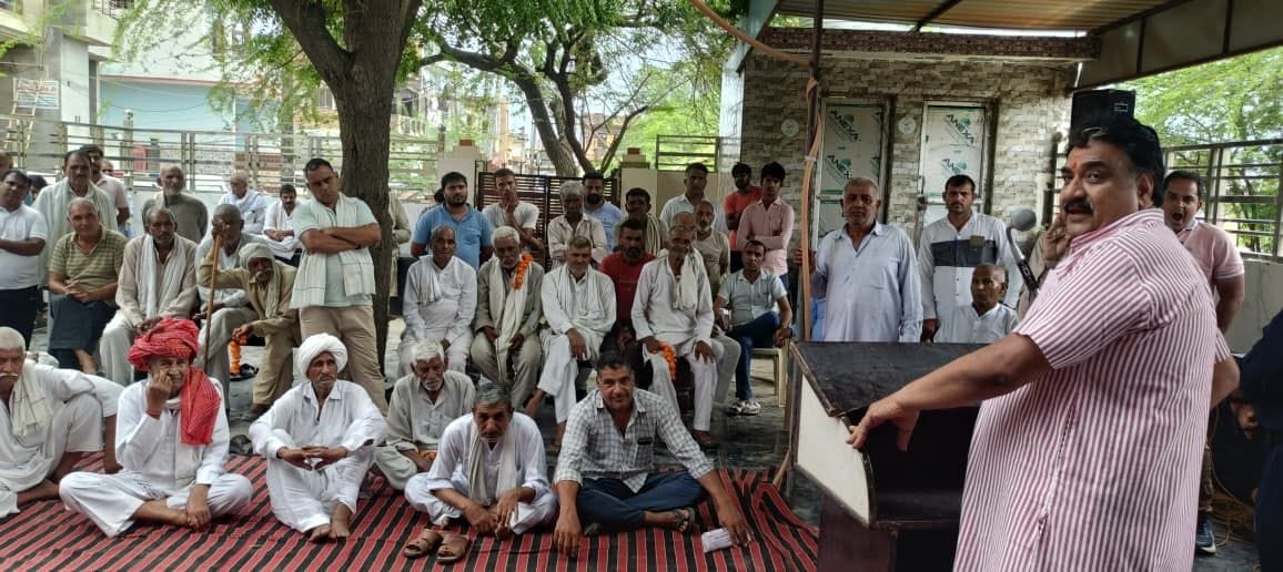 Elderly men dressed in dhoti-kurtas and wearing turbans will welcome the Prime Minister.