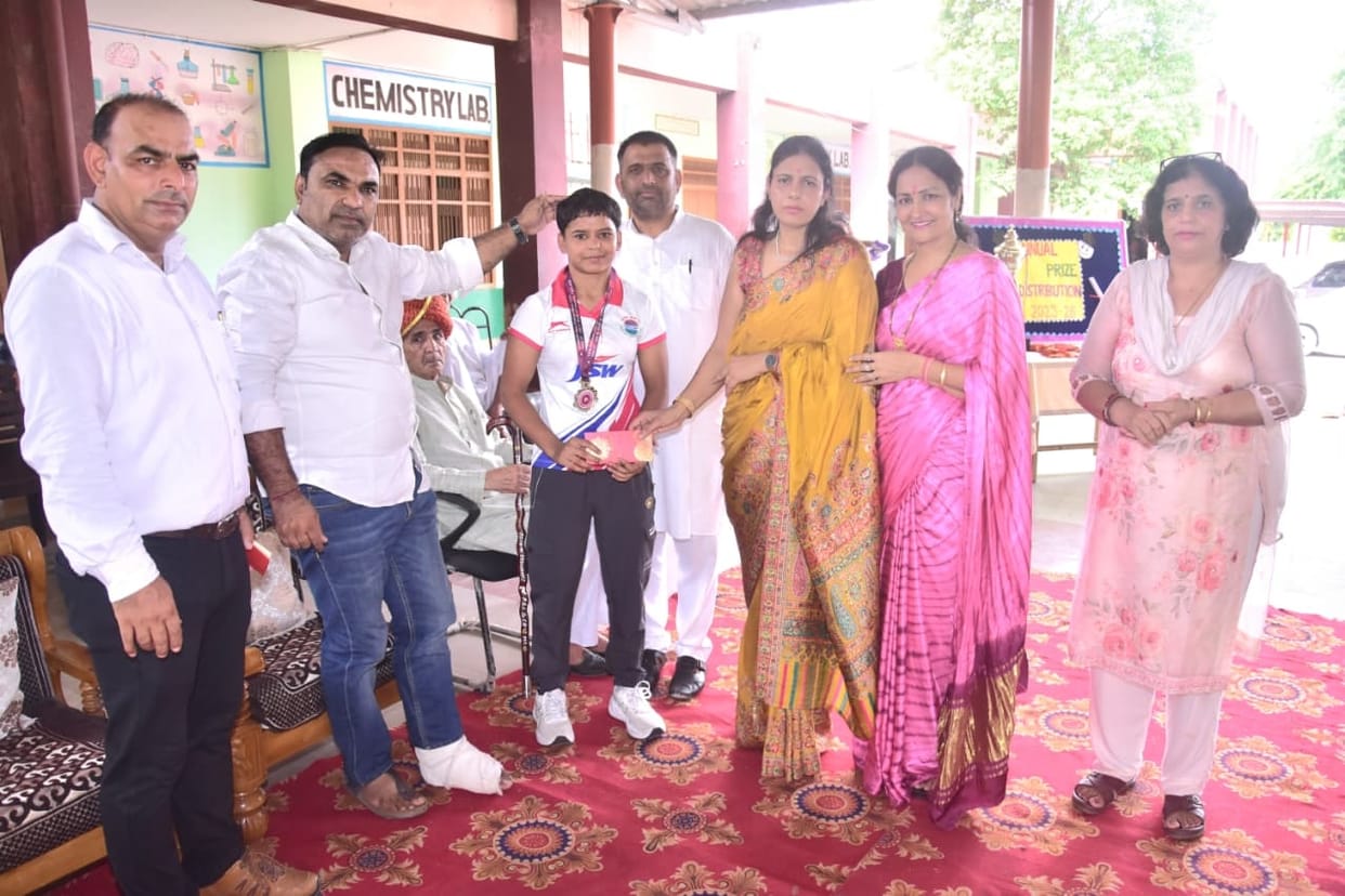 Athletes honored at government school