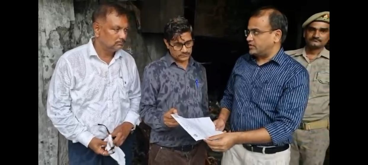Illegal building involved in Aliganj fire incident to be demolished; orders issued