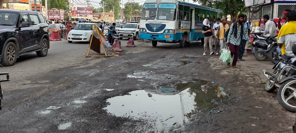 Inadequate preparations spell trouble for the public; even a little rain has exposed the hollowness of the claims.