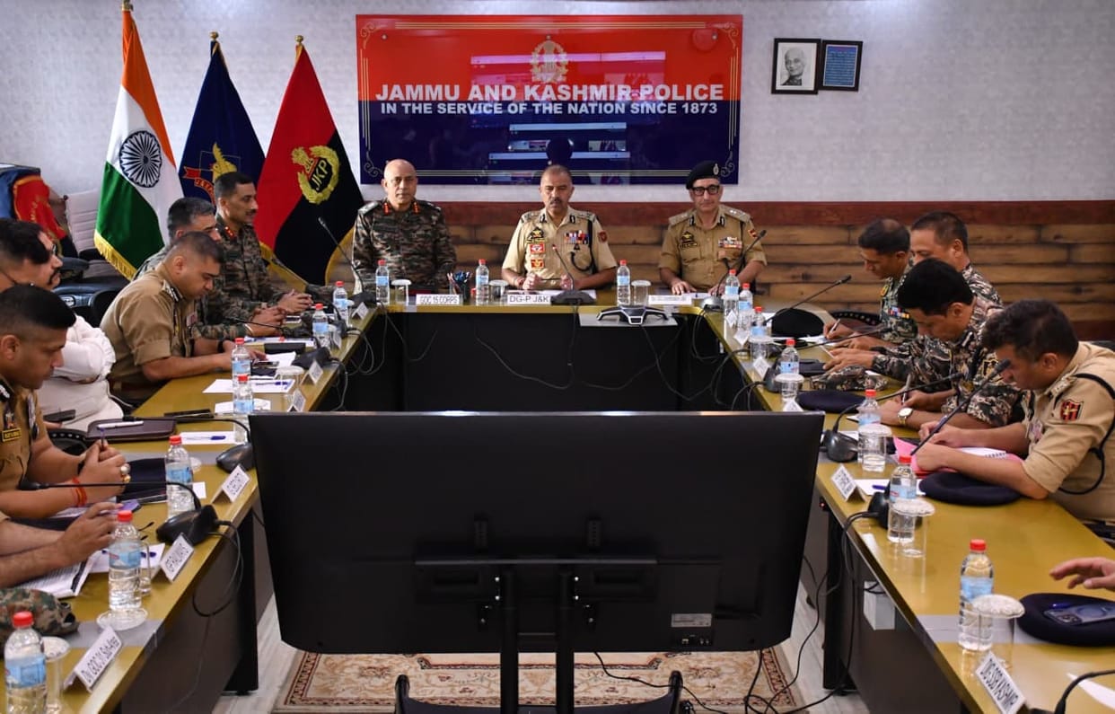 Srinagar, DGP, Nalin Prabhat, Held Meeting, Security Review