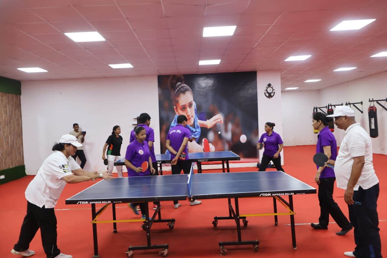 चुर्क पुलिस लाइन में टेबल टेनिस प्रतियोगिता में प्रतिभाग करते खिलाड़ी।स्रोत पुलिस