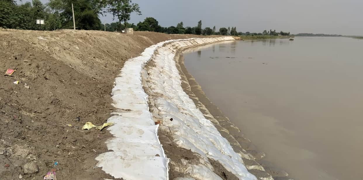As the rain intensified, there was unrest along the Rapti River, and coastal villages feared flooding