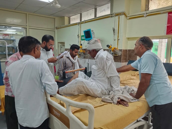Bus hits motorcycle on highway service road; in-laws injured, daughter-in-law dies