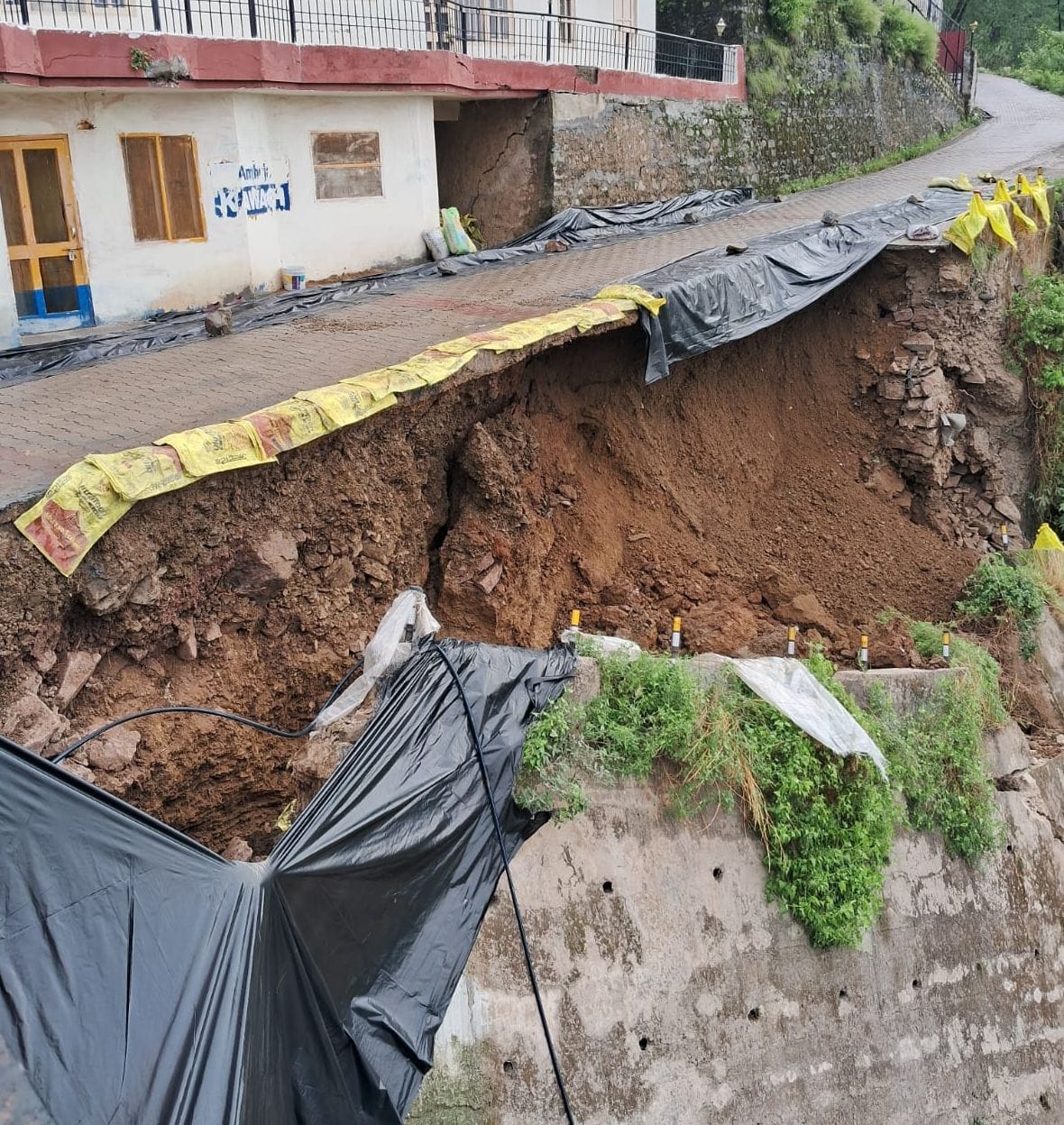 Rain and a family's negligence take a heavy toll; Kumarhatti-Dharampur road via Basholu closed.