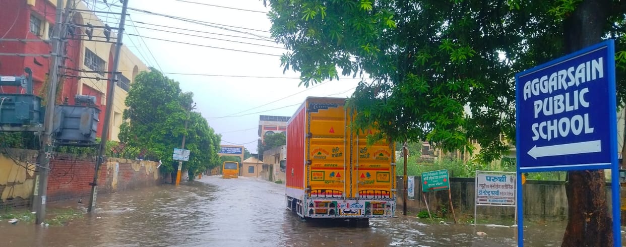 Heavy rains lash the holy city, flooding roads and flooding colonies
