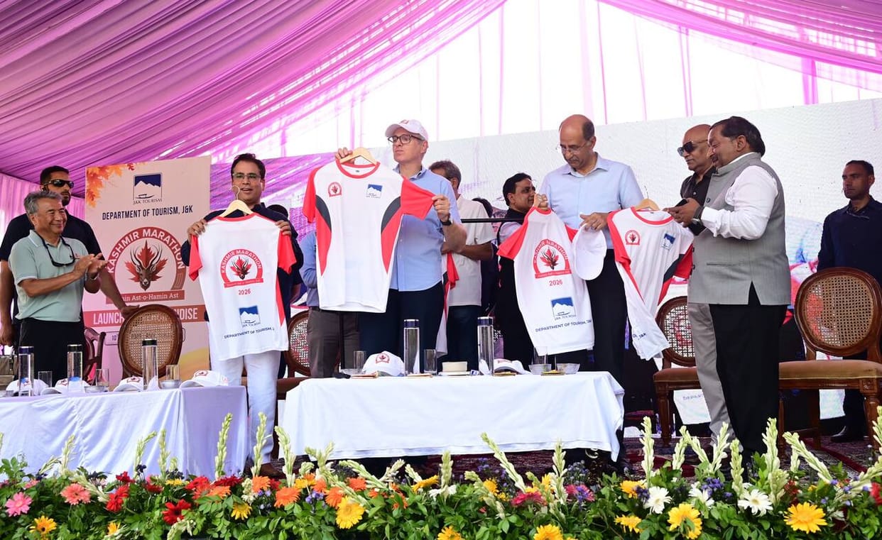Srinagar, Umar Abdullah, Kashmir Marathon, Tshirt Launch