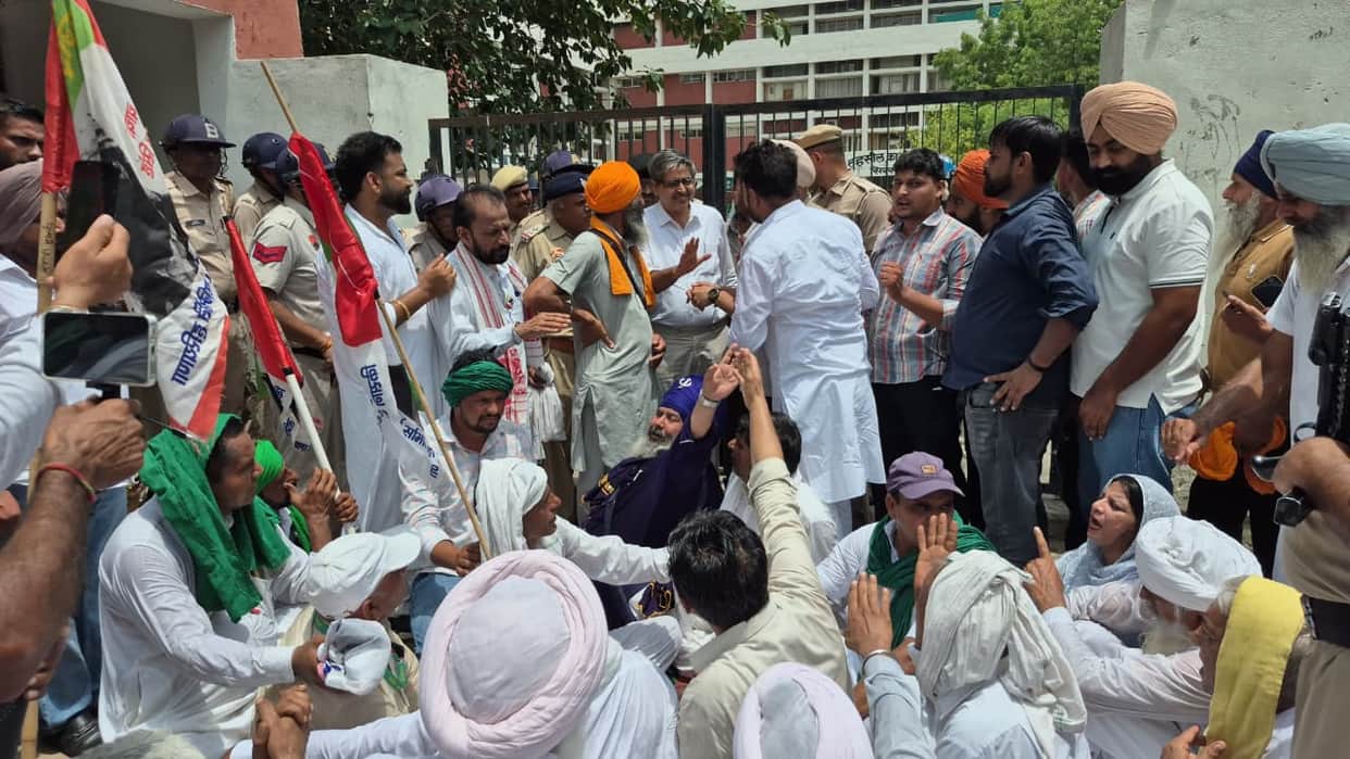 farmers protest for compensation