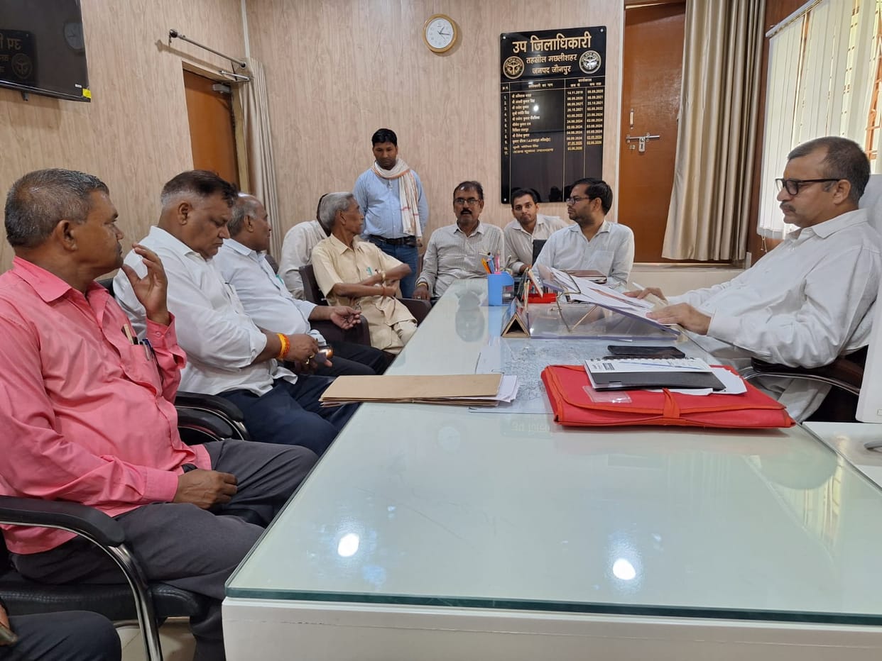 Lawyers met the SDM regarding issues concerning the tehsil.