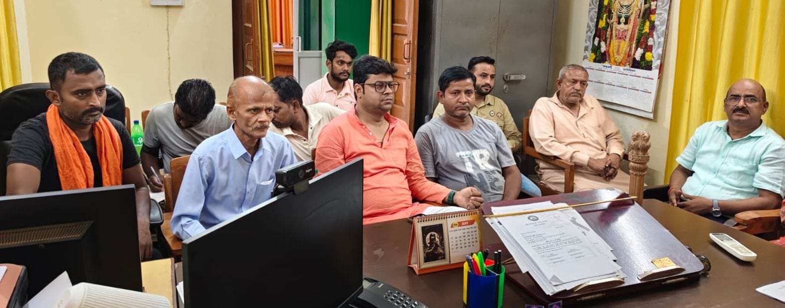 राज्य कर विभाग में आयोजित बैठक में शामिल व्यापारी। स्रोत-व्यापारी