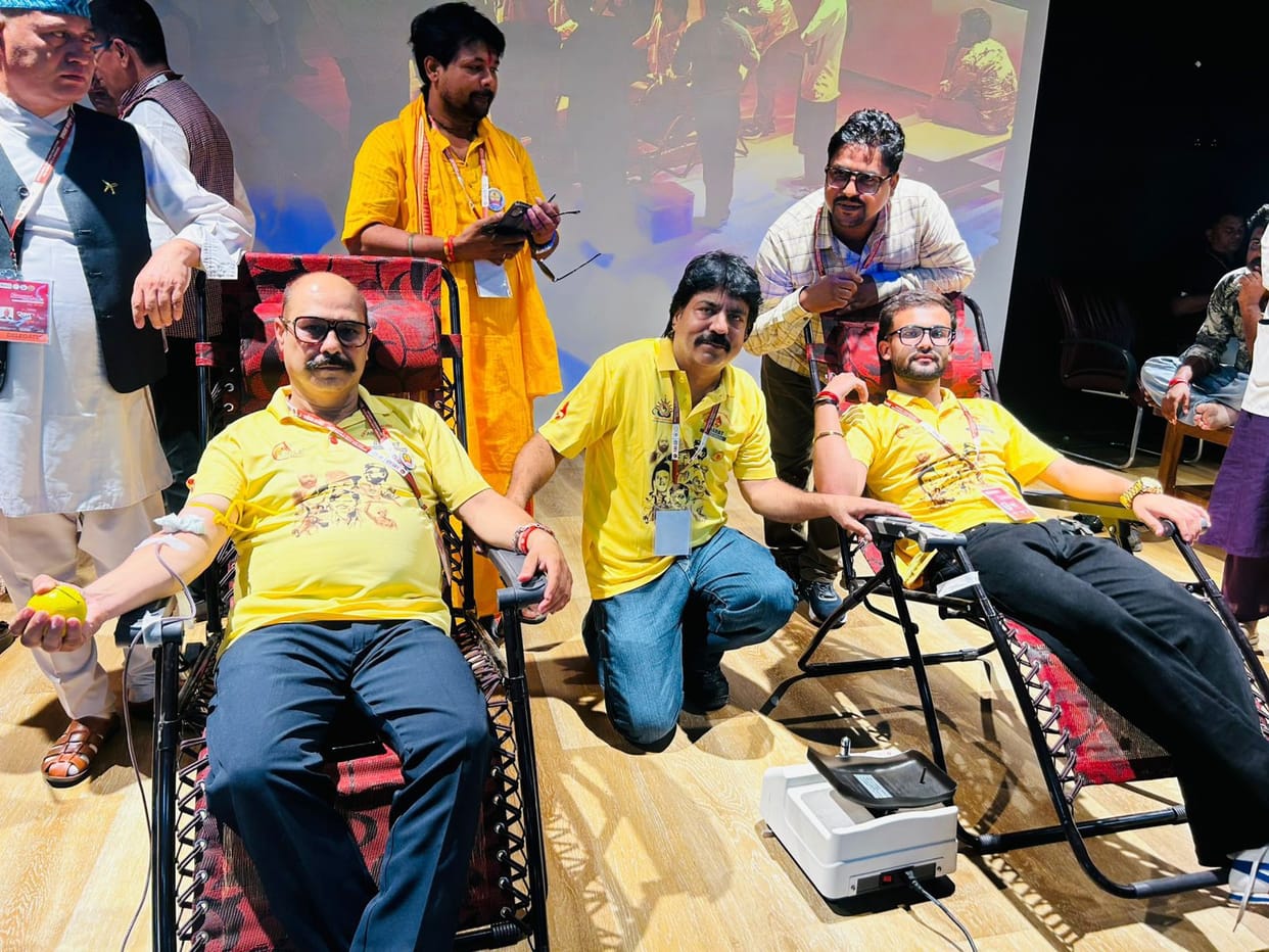 'Raktseva Samman' for Dr. Sanjeev and Krish