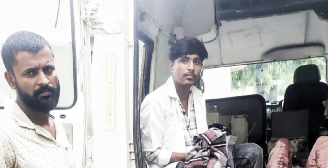 Safe delivery conducted in a moving ambulance; both mother and baby are Safe delivery conducted in a moving ambulance; both mother and baby are healthy.healthy.