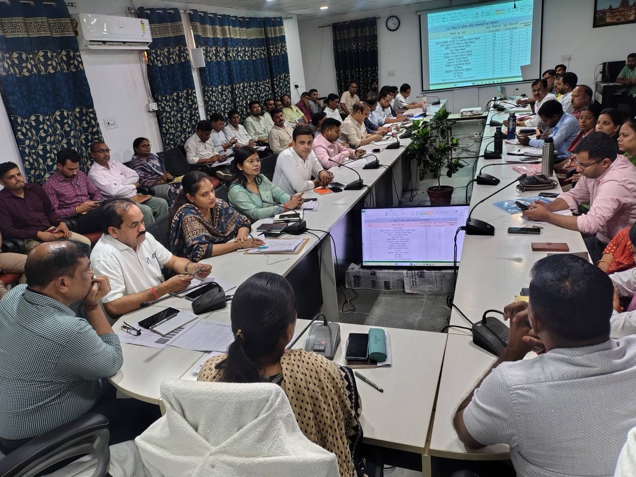 Do not show negligence in resolving public grievances: Collector