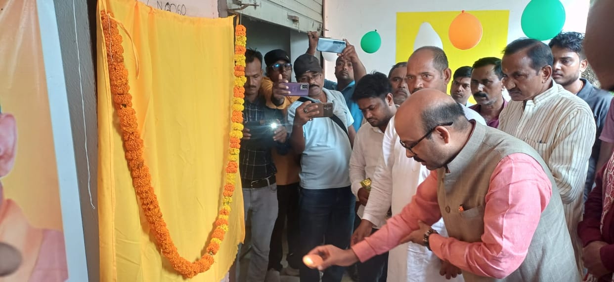 Former MP inaugurates newly constructed Annapurna Bhavan.
