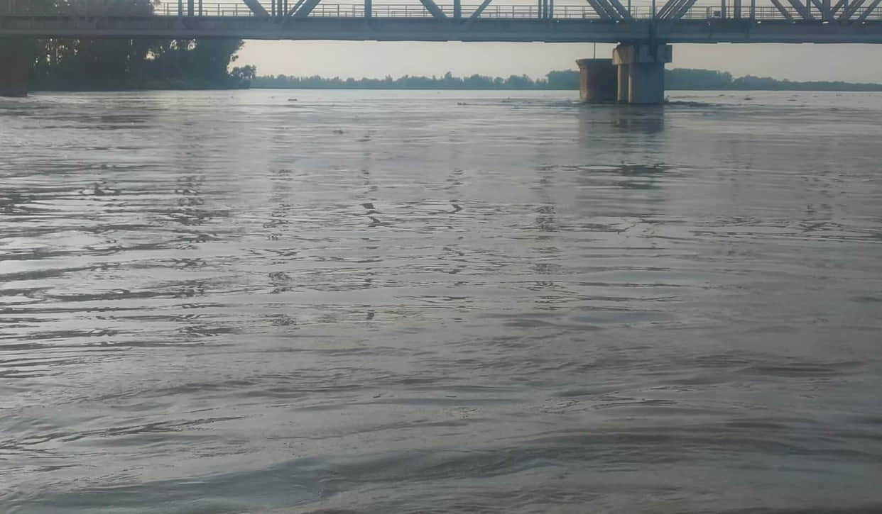 Ganga water level drops by 26 cm; concerns persist in the Khadar region.