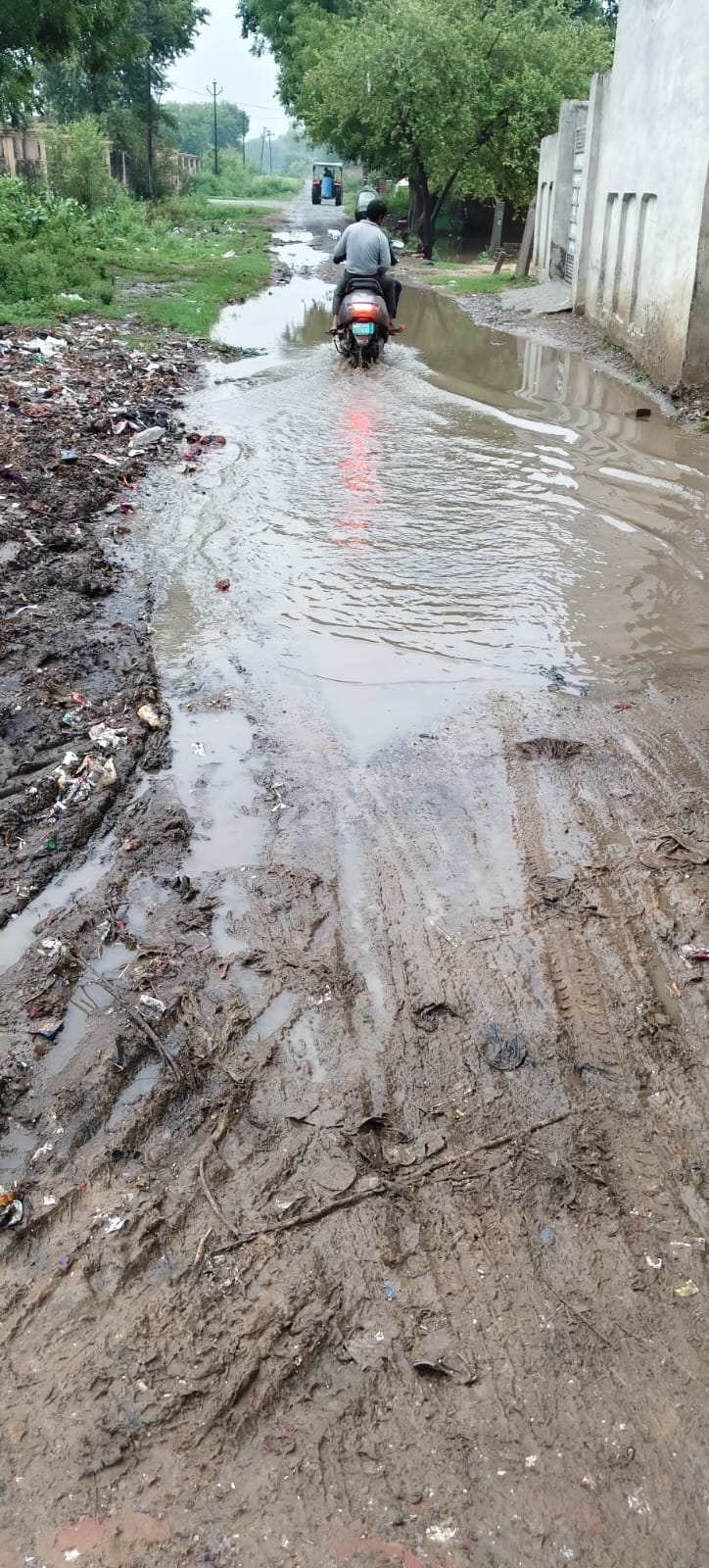Collapsed culvert blocks access for half a dozen villages; fear of accidents.
