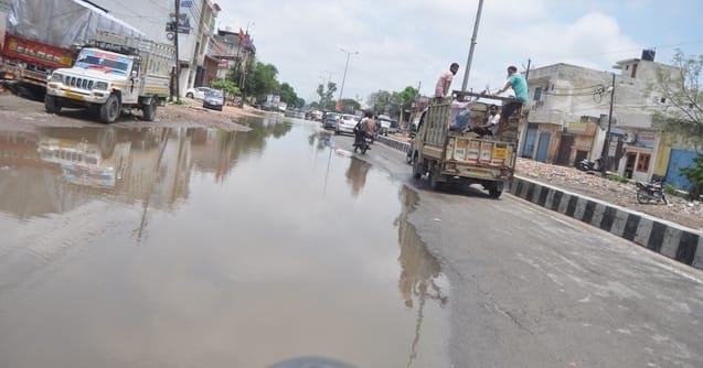 Divisional Commissioner rejects proposal to raise the level of Garh Road; hopes for improvement dashed.