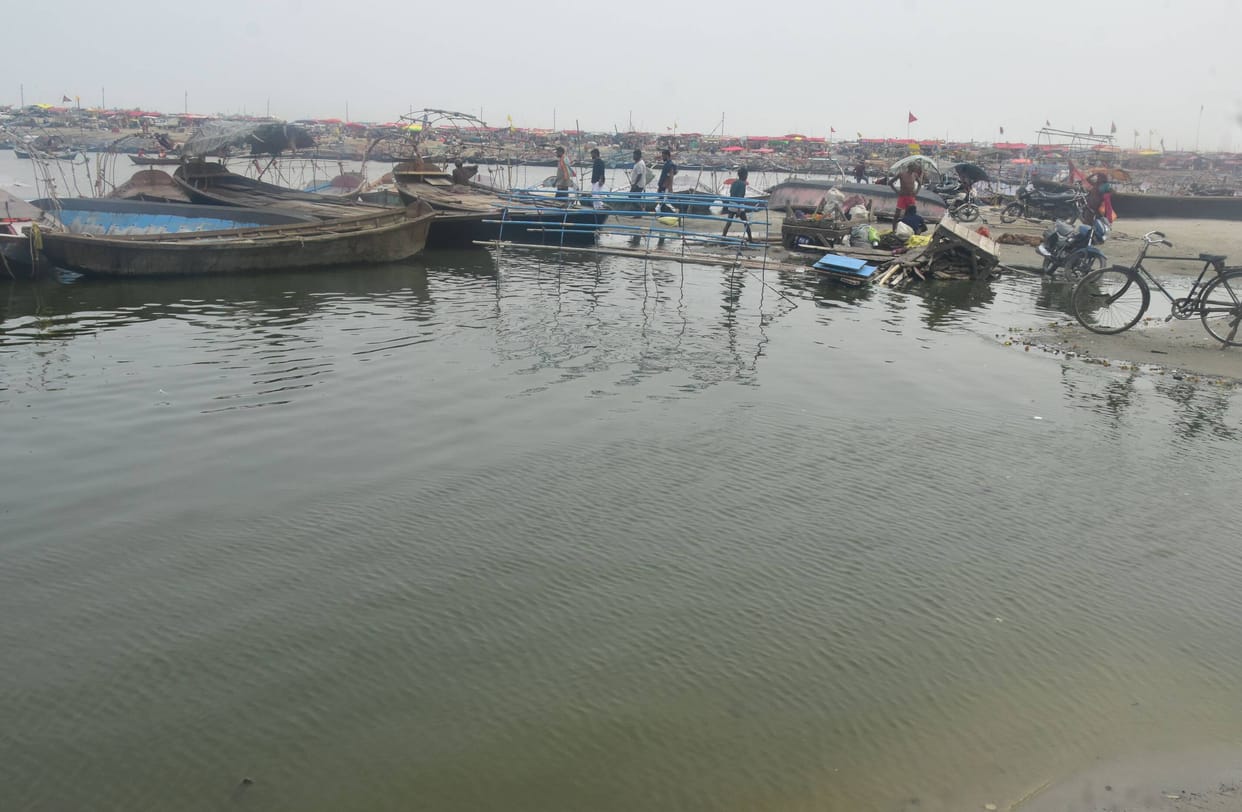 The water level of Ganga and Yamuna started rising