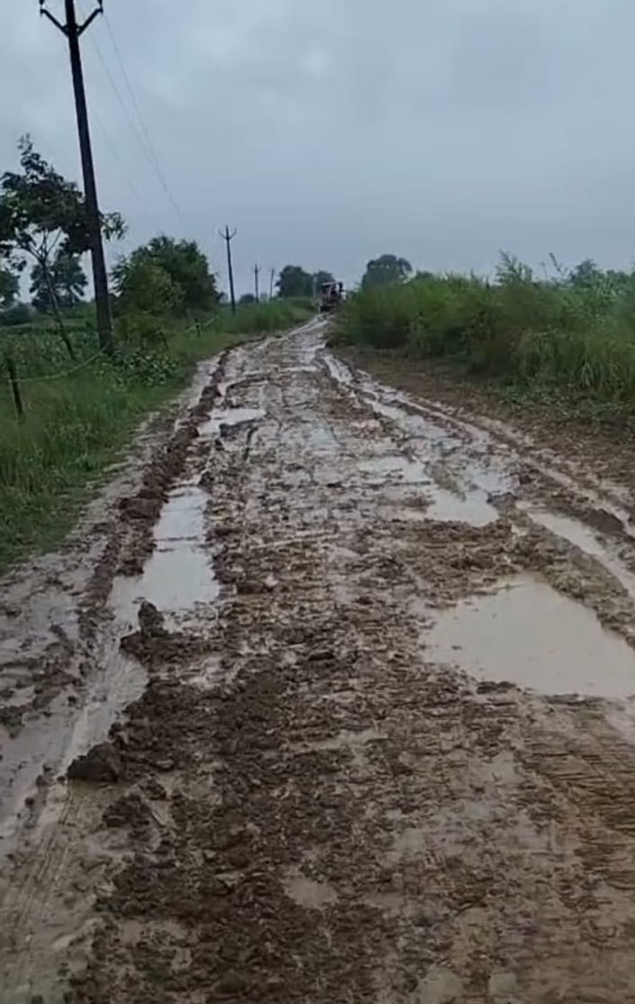 The main road of Madhaiya in Parpa village has been in a dilapidated state for 18 years.