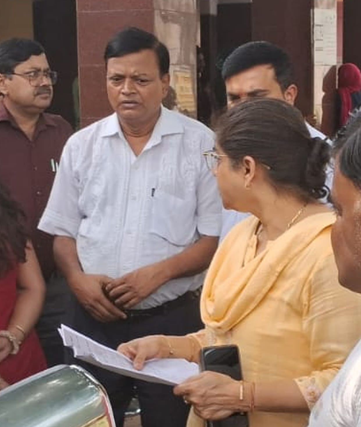 Additional Director (Health) visits women's hospital; expresses displeasure over mismanagement.
