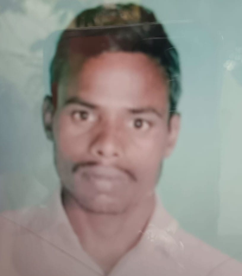 The body of a farmer, missing for three days, was found hanging from a neem tree.