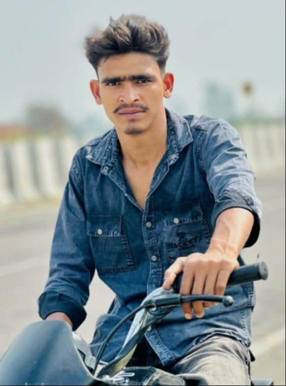 Factory worker riding a bike dies in road accident.