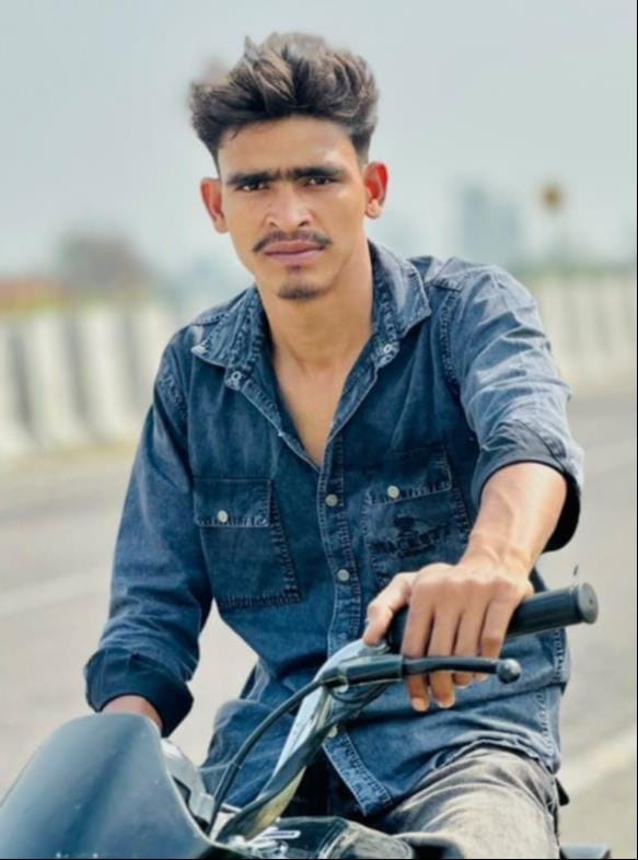 Factory worker riding a bike dies in road accident.