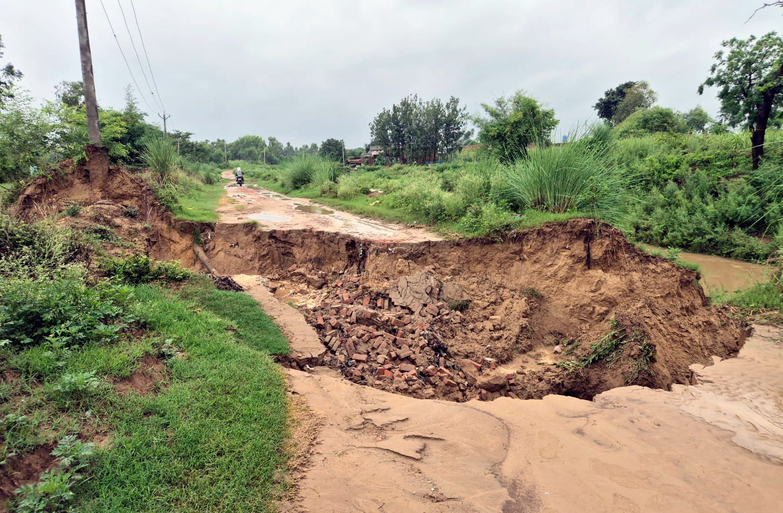 Rain inundates many roads, leaving villagers in trouble