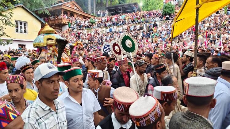 The grand meeting of Rishi Shringa with the deity Jamlu at Preeni.