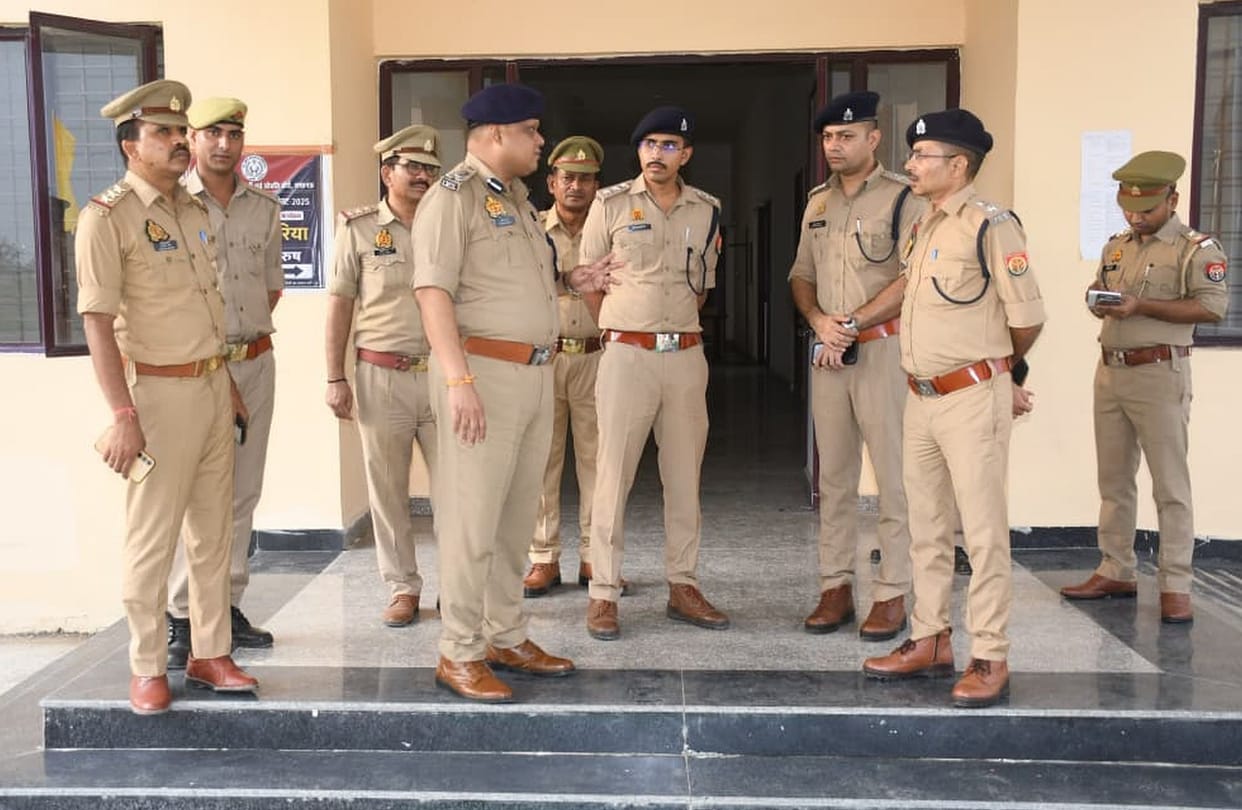 DIG inspects preparations for Home Guard recruitment.