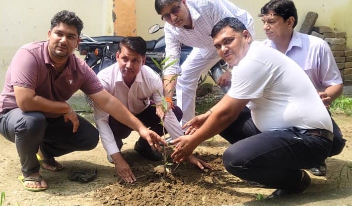 5,100 saplings planted in Aseelpur Panchayat.