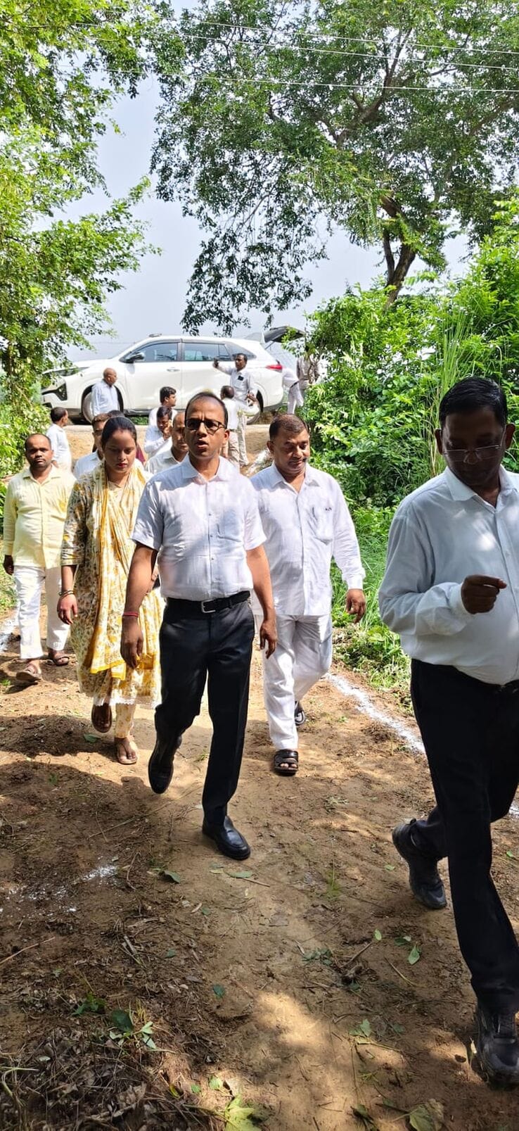 The Principal Secretary inspected the Miyawaki forest after planting a sapling