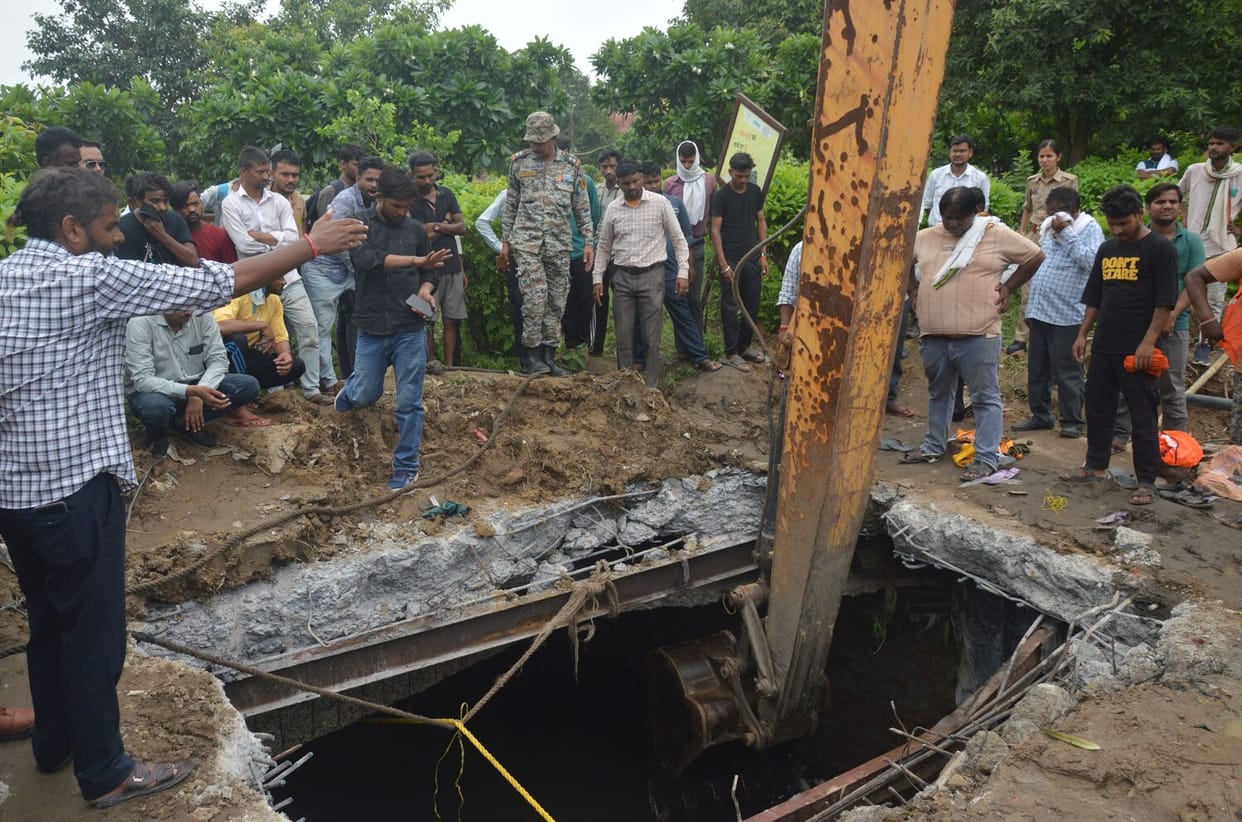 Subhash Bazar Tragedy: Missing Woman's Body Found in Mud Six Days After Shop Collapse
