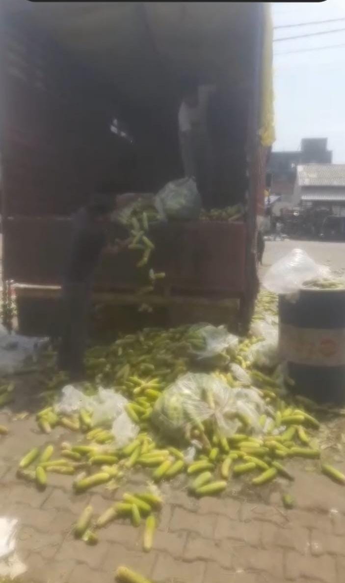 22 tonnes of cucumbers and onions spoiled in the market due to rain.