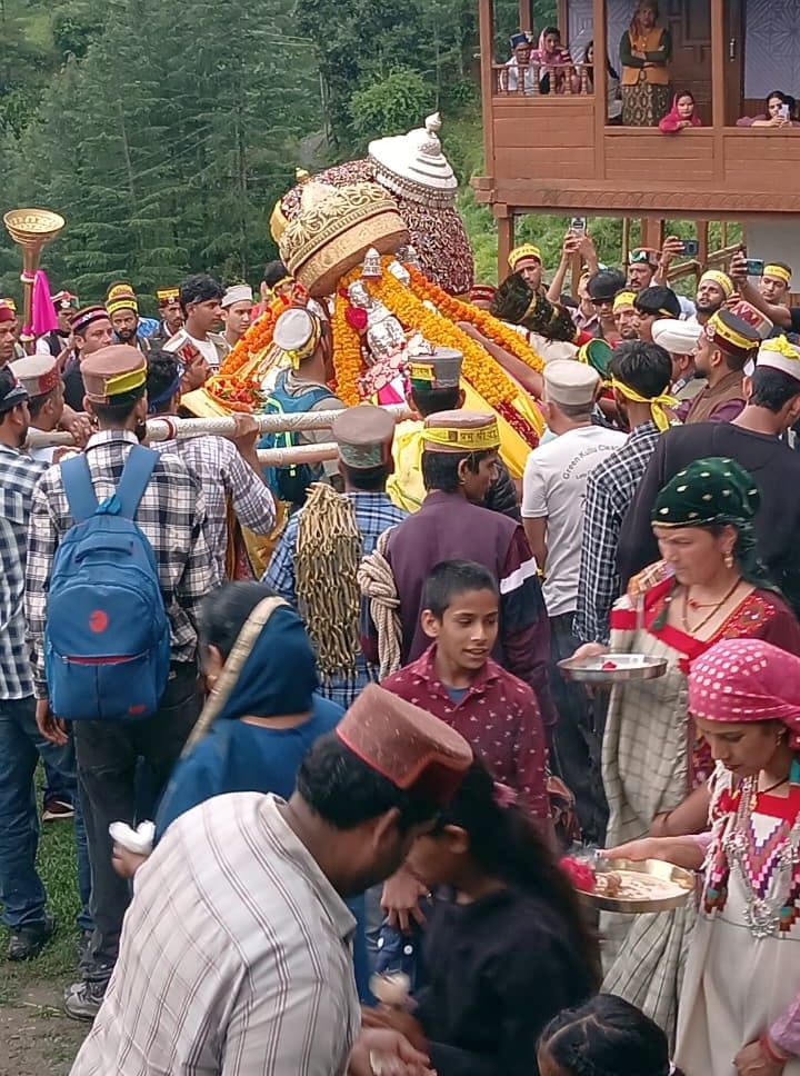 Deities Banshira and Janju Narayan met.