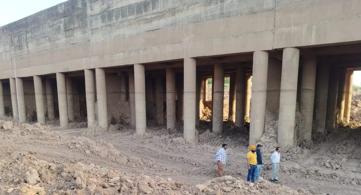 Pending work on cleaning and desilting the Sarola Siphon has commenced.