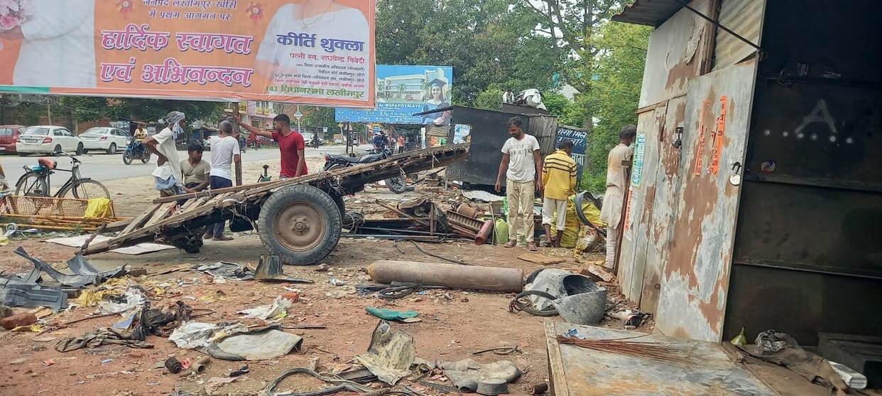 Order to remove kiosks without notice, shopkeepers in a tizzy