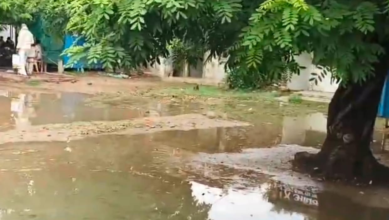 Waterlogging in the Tehsil complex increases difficulties for advocates.