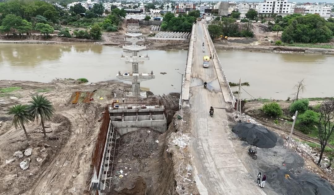 Setu Nigam EE PS Pant Denies Allegations Of Rotating Wakankar Bridge By 35 Degrees