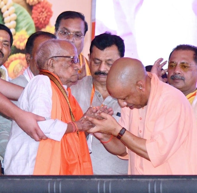 Tears welled up in the eyes of veteran Jan Sangh workers at the honour bestowed by the Chief Minister.