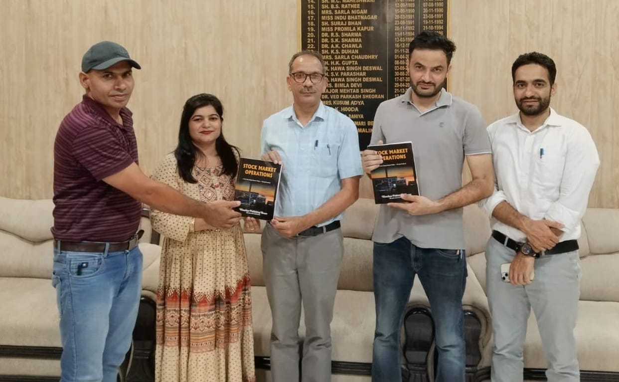 Dr. Jyoti Ladwal's book 'Stock Market Operations' launched.