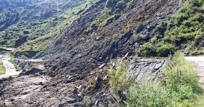 'Red signal' for Sainj roads ahead of apple season
