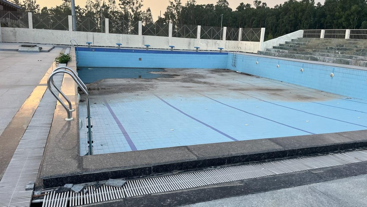 Uncertainty surrounds the opening of the swimming pool at Baragarh Sports Stadium; the Sports Department will grant permission only for the Cantonment facility.
