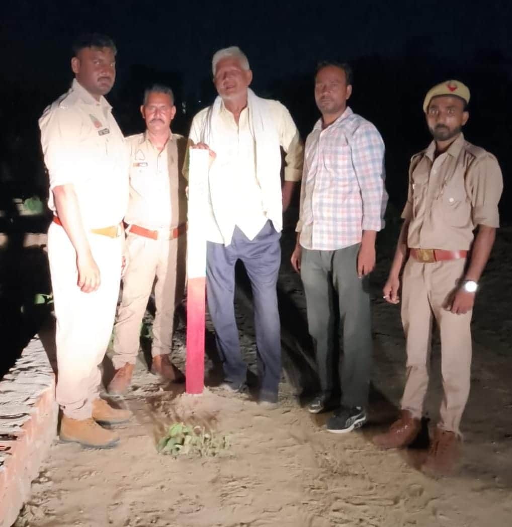 चिलबिला वन विभाग में अतिक्रमण रोकने के लिए सीमा पर लगाया गया पिलर। विभाग