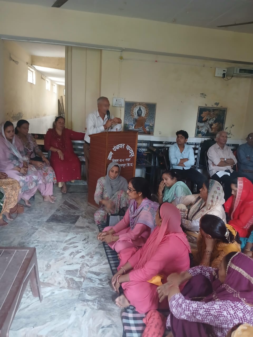 Strict decisions taken in Chandpur Gram Sabha regarding plastic waste, drainage, and substance abuse.