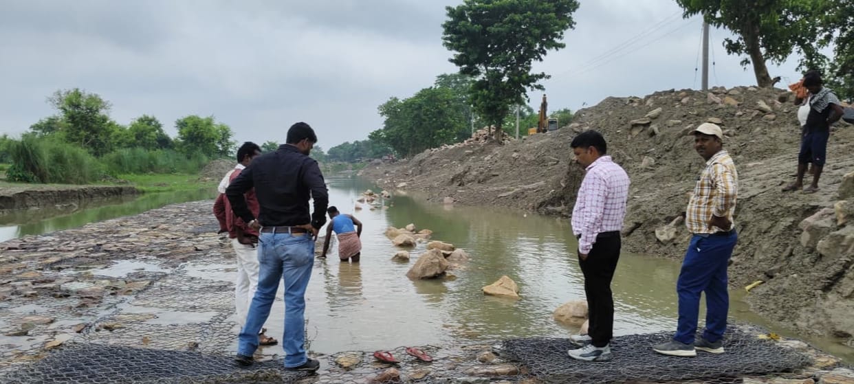 Water is being released from the Valmiki Nagar Barrage every hour.