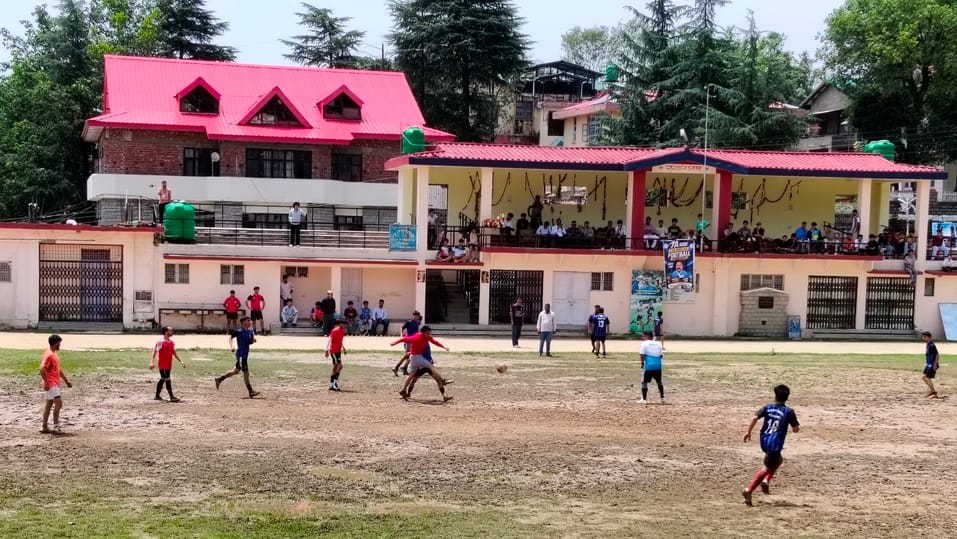 Paprola wins Jogindernagar football tournament.