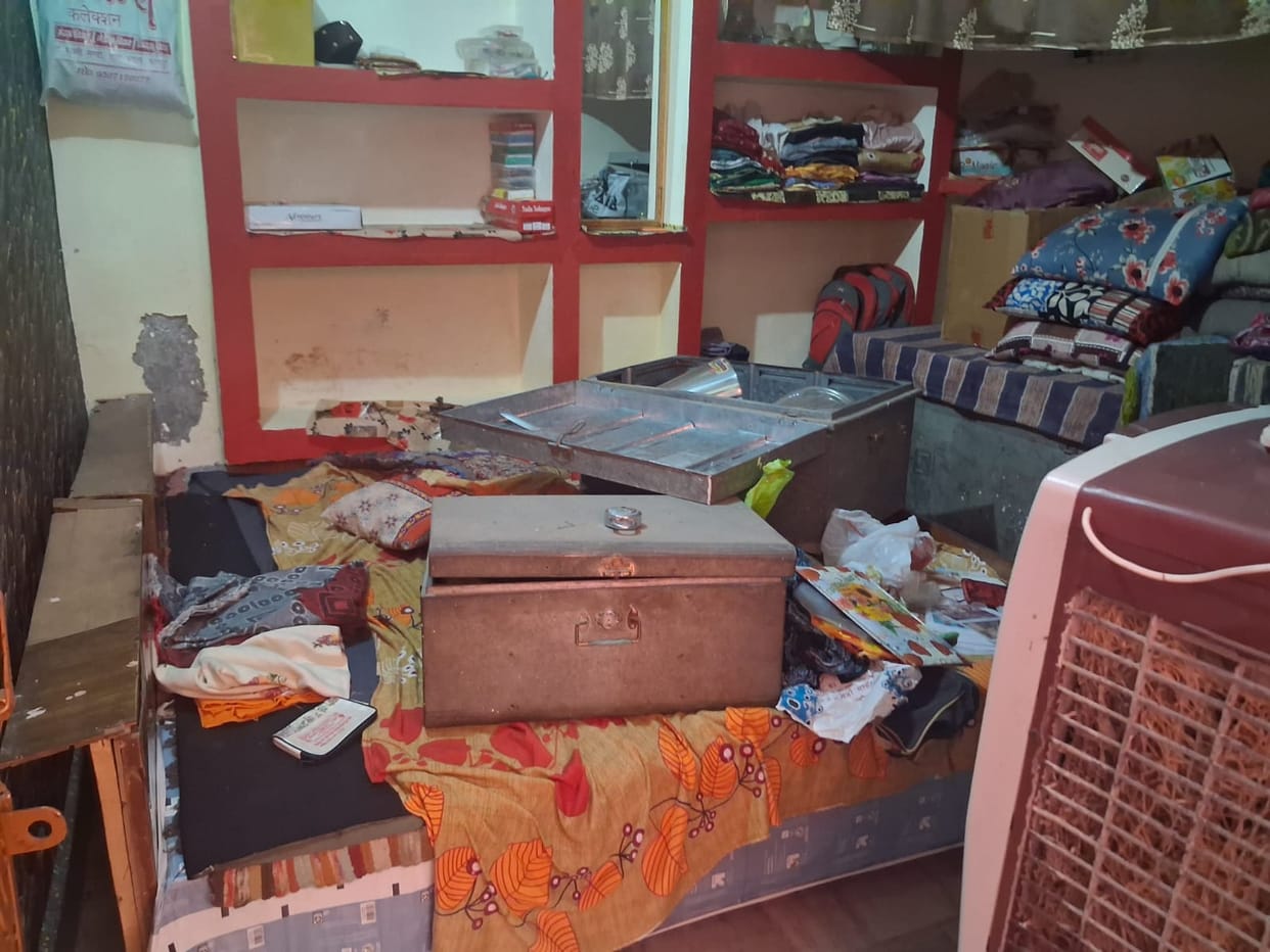 Jewelry and cash stolen from home; suspect caught on CCTV.